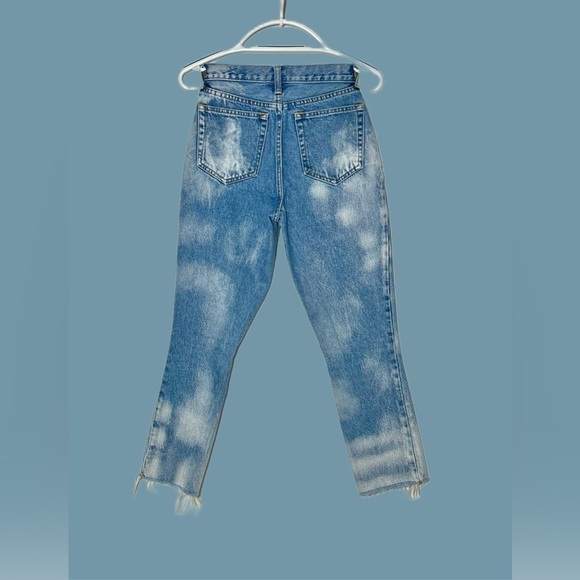Abercrombie & Fitch High Rise Mom Ankle Jean, Acid Wash with Frayed Hem, 0R (25) - Picture 6 of 14